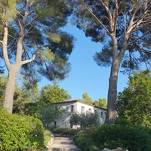 https://lou-aix-en-provence.fr-provencehotel.com